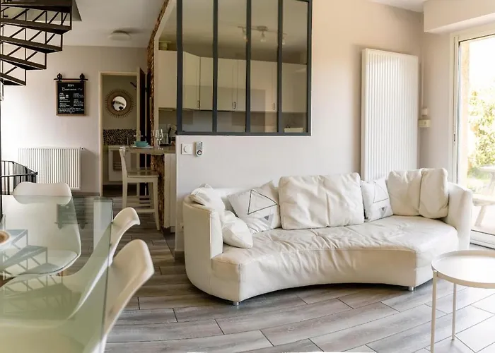 Le Patio Garonne Maison 6 Personnes, Climatise, Netflix فيلة